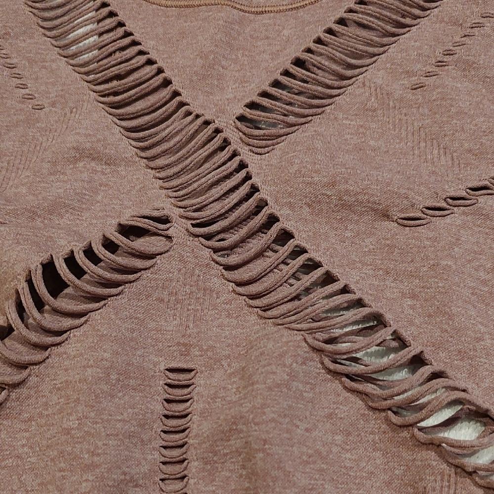 ALO Yoga Dusty Rose Distressed Cutout Crop Top - Picture 4 of 6